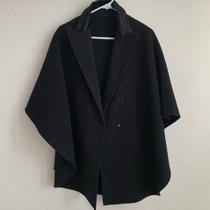 Elie Tahari Beautiful "Elsy" Wool Cape. In great condition.